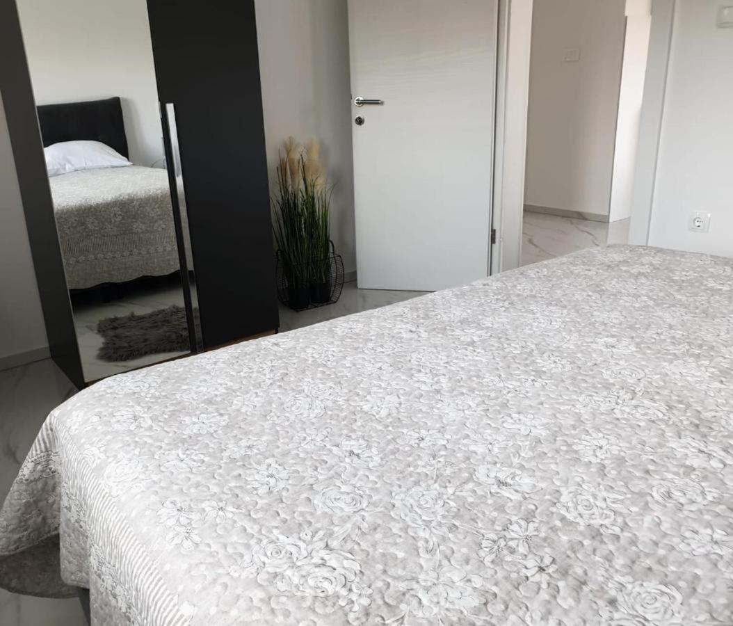 Premium Apartments Adore Novalja Kültér fotó