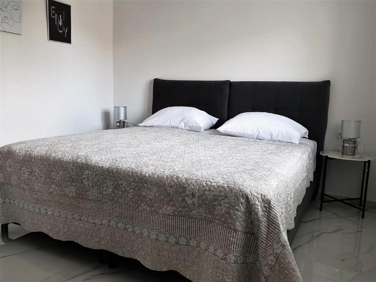 Premium Apartments Adore Novalja Kültér fotó