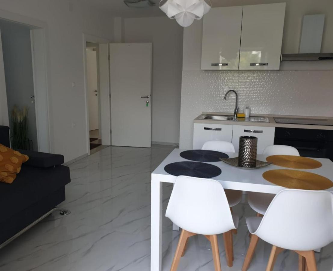 Premium Apartments Adore Novalja Kültér fotó